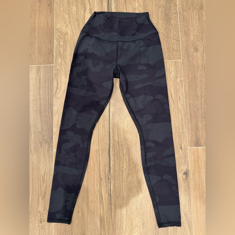 Alo Yoga Camo Leggings